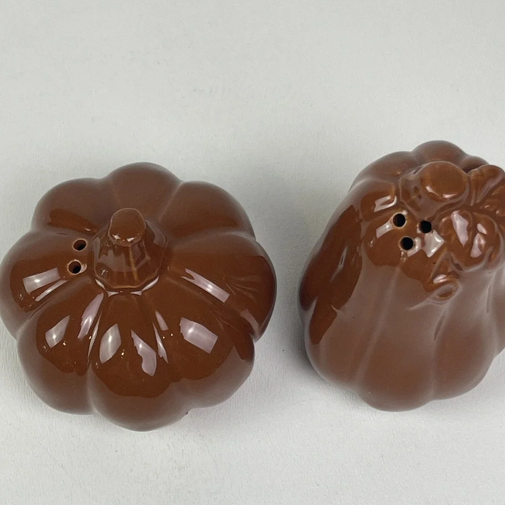 Pumpkin Squash Salt Pepper Shakers Orange Autumn Fall Halloween Thanksgiving